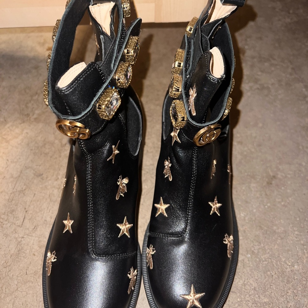 Size 9-9.5 boots